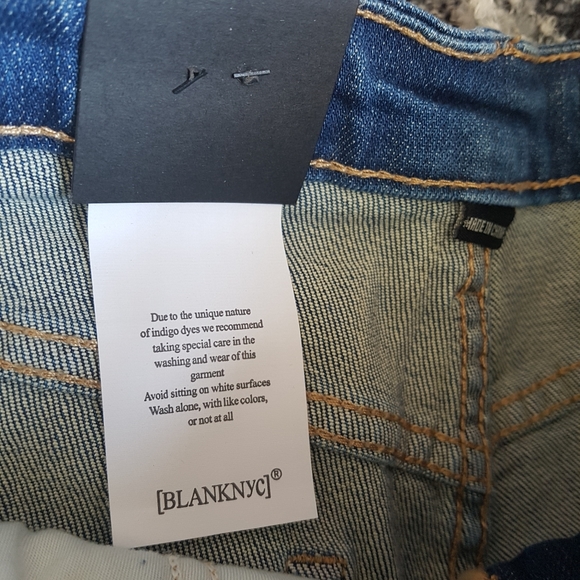 NEW! BLANK NYC roll up distressed jean short - Picture 7 of 9